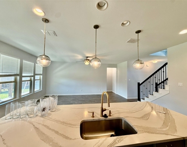 17113 Antioch Ave - Photo Thumbnail 8