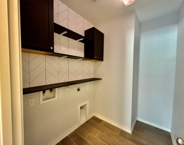 17113 Antioch Ave - Photo Thumbnail 4