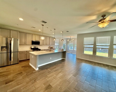 17113 Antioch Ave - Photo Thumbnail 5