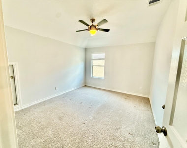 17113 Antioch Ave - Photo Thumbnail 15