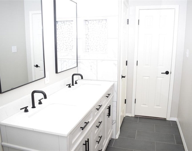 375 Housefinch Loop - Photo Thumbnail 14