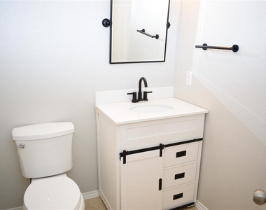 375 Housefinch Loop - Photo Thumbnail 18