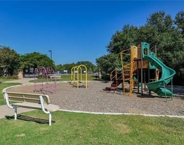 375 Housefinch Loop - Photo Thumbnail 22