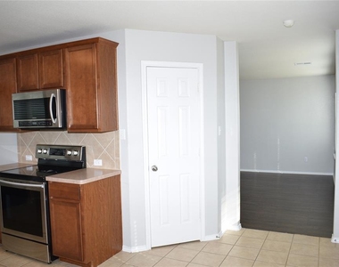 375 Housefinch Loop - Photo Thumbnail 5