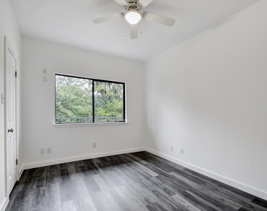 3840 Far West Blvd - Photo Thumbnail 15