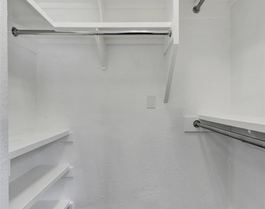3840 Far West Blvd - Photo Thumbnail 18