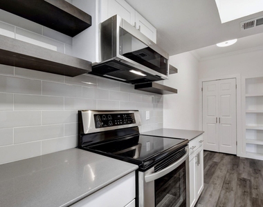 3840 Far West Blvd - Photo Thumbnail 4