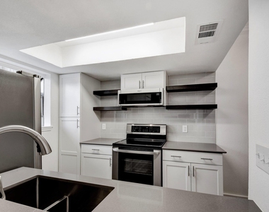 3840 Far West Blvd - Photo Thumbnail 2
