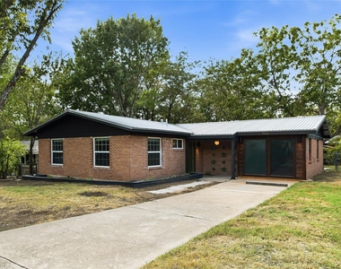 4606 S 2nd St - Photo Thumbnail 3