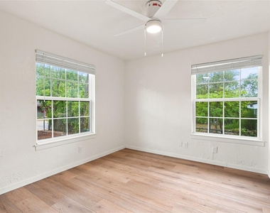 4606 S 2nd St - Photo Thumbnail 13