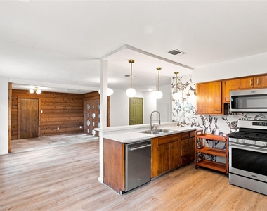 4606 S 2nd St - Photo Thumbnail 7