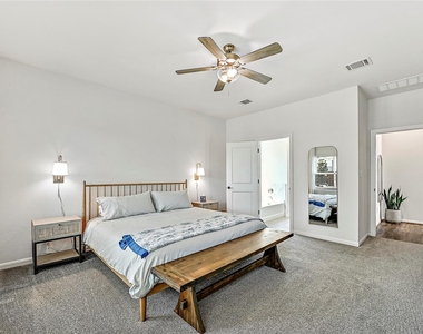 201 Greenthread Dr - Photo Thumbnail 14