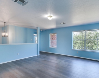 1004 W South St - Photo Thumbnail 14