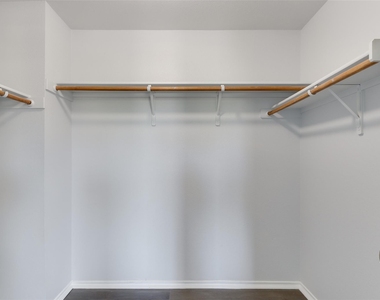 1004 W South St - Photo Thumbnail 16