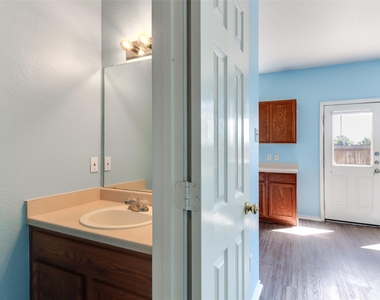 1004 W South St - Photo Thumbnail 4