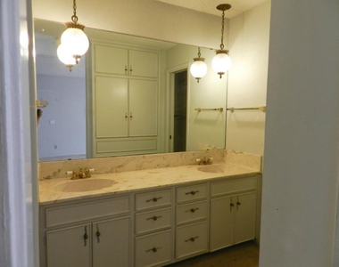 3713 Meredith St - Photo Thumbnail 13