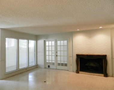 3713 Meredith St - Photo Thumbnail 3