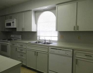 3713 Meredith St - Photo Thumbnail 9