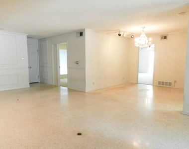 3713 Meredith St - Photo Thumbnail 7