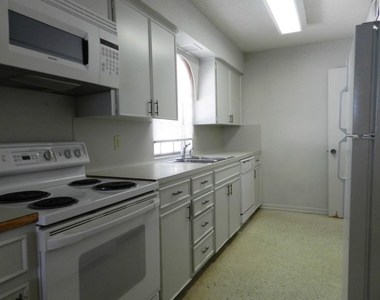 3713 Meredith St - Photo Thumbnail 10