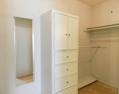 3713 Meredith St - Photo Thumbnail 12