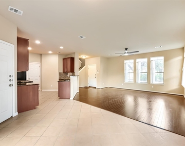 11400 Parmer Ln - Photo Thumbnail 11