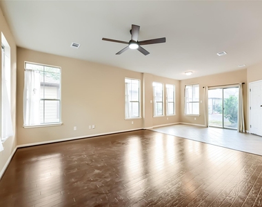 11400 Parmer Ln - Photo Thumbnail 7