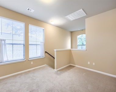 11400 Parmer Ln - Photo Thumbnail 18