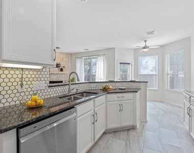 13202 Fawn Valley Dr - Photo Thumbnail 8