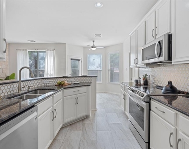 13202 Fawn Valley Dr - Photo Thumbnail 7