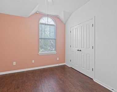 13202 Fawn Valley Dr - Photo Thumbnail 23