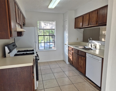 11510 Walnut Ridge Dr - Photo Thumbnail 5