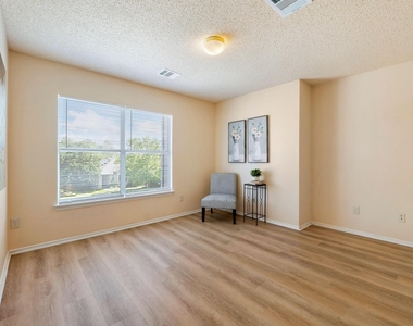 2600 Andres Way - Photo Thumbnail 11