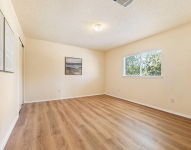 2600 Andres Way - Photo Thumbnail 13
