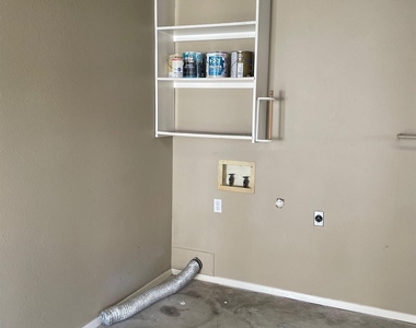 206 E Walter St - Photo Thumbnail 13