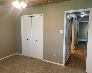 206 E Walter St - Photo Thumbnail 7