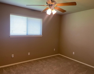 206 E Walter St - Photo Thumbnail 6