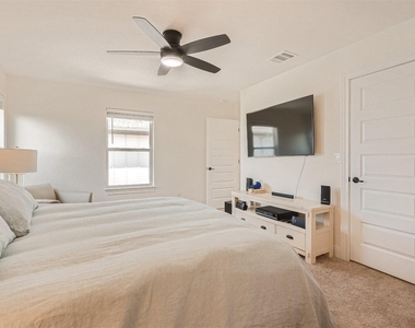 412 Arrowhead Vine St - Photo Thumbnail 16