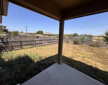 114 Leon River Loop - Photo Thumbnail 2