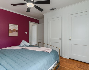 6004 Woodview Ave - Photo Thumbnail 15
