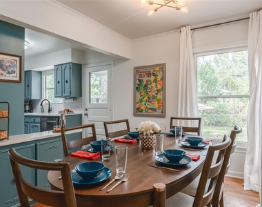 6004 Woodview Ave - Photo Thumbnail 7