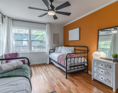 6004 Woodview Ave - Photo Thumbnail 16