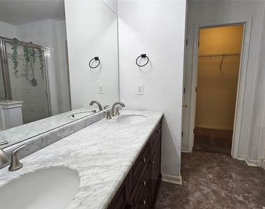 107 Helen Cv - Photo Thumbnail 28