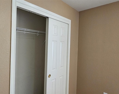 107 Helen Cv - Photo Thumbnail 6