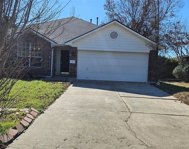 107 Helen Cv - Photo Thumbnail 1
