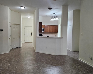 107 Helen Cv - Photo Thumbnail 24