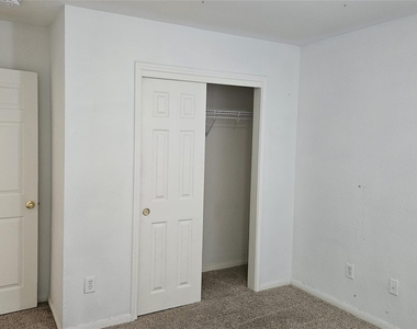 107 Helen Cv - Photo Thumbnail 36