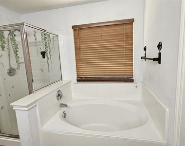 107 Helen Cv - Photo Thumbnail 29