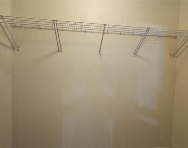 107 Helen Cv - Photo Thumbnail 32