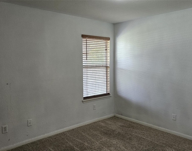 107 Helen Cv - Photo Thumbnail 34
